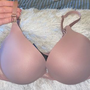 Victoria’s Secret uplift lunge bra